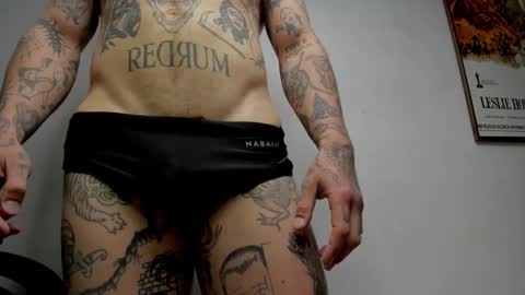 Snapshot of _layne chatting on November 21, 2025, 12:59 pm Layne online show from November 21, 2025, 12:59 pm