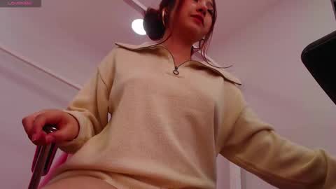   linrose   online show from February 21, 2026, 6:42 pm