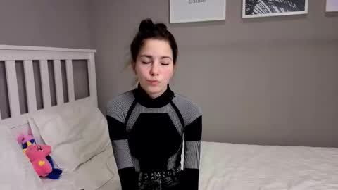 Snapshot of _little_butterfly_ chatting on November 30, 2025, 5:50 pm Emma online show from November 30, 2025, 5:50 pm