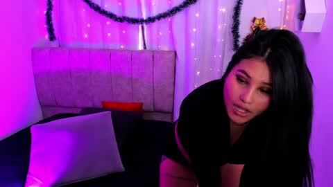 Ivy 3 online show from December 27, 2024, 7:03 pm