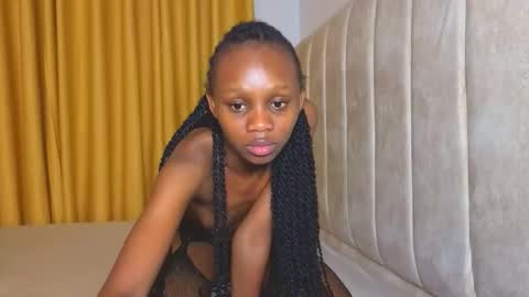 Snapshot of _littlevenus chatting on November 10, 2025, 12:31 am Littlevenus online show from November 10, 2025, 12:31 am