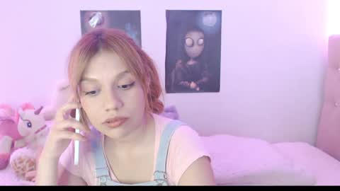 Sofia 3 online show from June 3, 2026, 9:42 pm