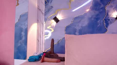 Lorrayne online show from November 15, 2025, 12:34 pm