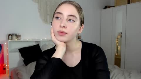 Snapshot of _loveliness_ chatting on January 30, 2025, 2:04 pm Amanda mandy online show from January 30, 2025, 2:04 pm