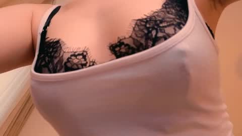 Snapshot of _loveliness_ chatting on July 1, 2026, 3:12 pm Amanda mandy online show from July 1, 2026, 3:12 pm