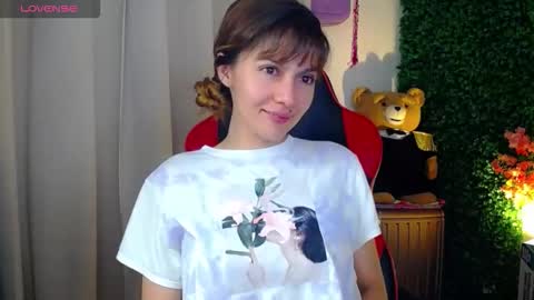 Snapshot of _luna10 chatting on April 13, 2026, 6:57 pm _luna10 online show from April 13, 2026, 6:57 pm