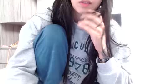 luna online show from October 23, 2025, 3:44 pm