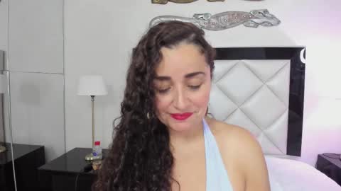  luna  sweet  online show from February 12, 2025, 4:12 am