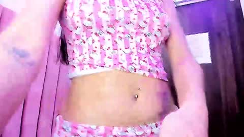 _luna_candy online show from April 18, 2026, 7:58 pm