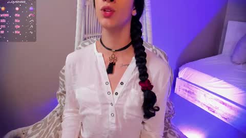  Luna  online show from February 28, 2025, 12:20 pm