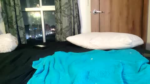 _lunaa__ online show from December 31, 2024, 7:20 am