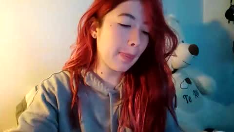 _lunaa__ online show from February 4, 2025, 2:17 am