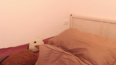 Snapshot of _lustica_ chatting on January 16, 2025, 11:04 am Anna online show from January 16, 2025, 11:04 am