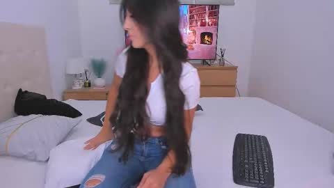 Snapshot of _lyna chatting on September 25, 2025, 8:34 pm Lynna online show from September 25, 2025, 8:34 pm