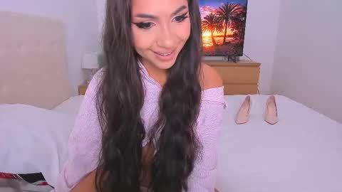 Snapshot of _lyna chatting on October 5, 2025, 11:24 pm Lynna online show from October 5, 2025, 11:24 pm