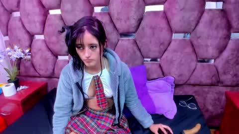 _maleja_19 online show from March 6, 2025, 11:25 am