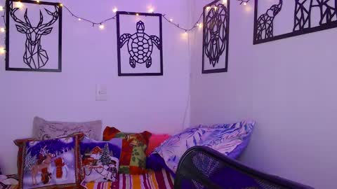 Snapshot of _marcela_wi chatting on December 3, 2024, 11:02 pm Marce online show from December 3, 2024, 11:02 pm