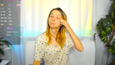 Scarlett online show from September 29, 2025, 7:35 am