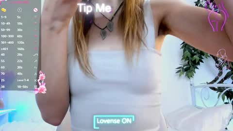 Snapshot of _mari_so chatting on April 8, 2026, 10:37 am Scarlett online show from April 8, 2026, 10:37 am