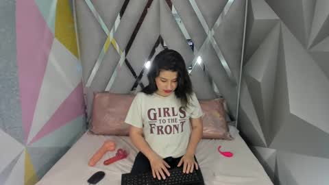 Snapshot of _mariana_1 chatting on December 2, 2024, 5:48 pm _mariana_1 online show from December 2, 2024, 5:48 pm