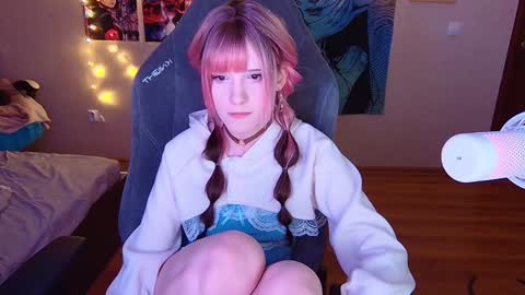 Snapshot of _mariko_ chatting on January 2, 2025, 2:35 pm Mariko online show from January 2, 2025, 2:35 pm