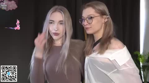 Elva and Kate  online show from September 13, 2025, 7:41 am