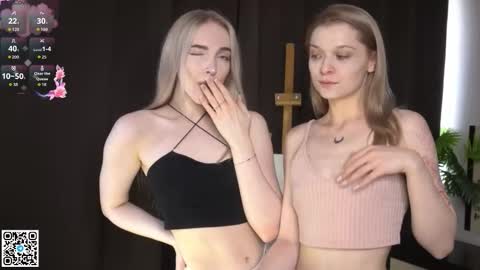 Elva and Kate  online show from September 21, 2025, 7:32 am