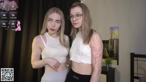 Elva and Kate  online show from October 11, 2025, 7:40 am