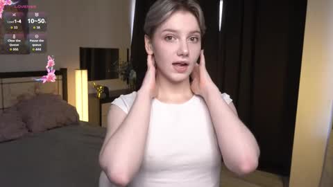 Elva and Kate  online show from February 11, 2026, 6:29 am