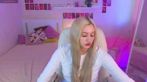 Melany online show from September 28, 2025, 2:44 pm