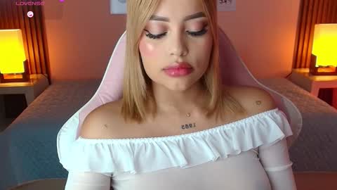 Snapshot of _meliblue chatting on November 14, 2025, 7:56 pm Meli online show from November 14, 2025, 7:56 pm