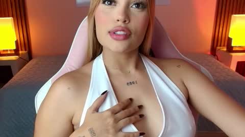 Snapshot of _meliblue chatting on November 25, 2025, 8:20 pm Meli online show from November 25, 2025, 8:20 pm