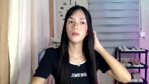 Melly online show from May 19, 2026, 10:54 am