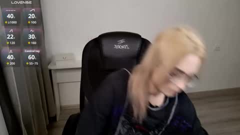 _meow_neko_ online show from February 19, 2026, 4:25 pm