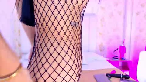 Mia Monroe online show from November 15, 2025, 7:43 pm