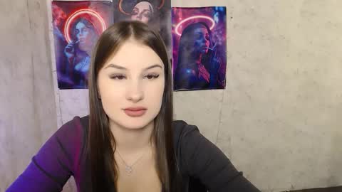 Mia online show from October 17, 2025, 12:19 pm