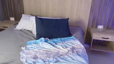 _miamiller_ online show from February 26, 2025, 11:37 pm