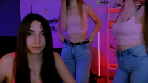 Snapshot of _mila_fire chatting on May 15, 2026, 9:05 am your Mila online show from May 15, 2026, 9:05 am