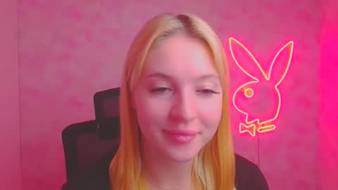 Melanie online show from November 6, 2025, 12:50 pm