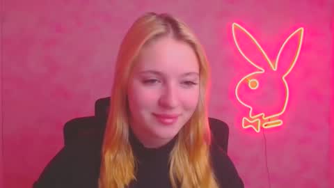 Melanie online show from November 12, 2025, 6:47 am