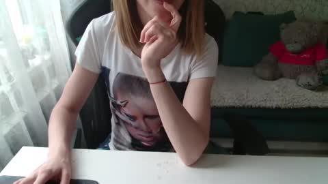 Snapshot of _milamanka_ chatting on May 15, 2026, 4:14 pm Milamanka online show from May 15, 2026, 4:14 pm