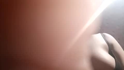 Snapshot of _milkytitsmomxx_ chatting on March 8, 2025, 7:20 pm _milkytitsmomxx_ online show from March 8, 2025, 7:20 pm