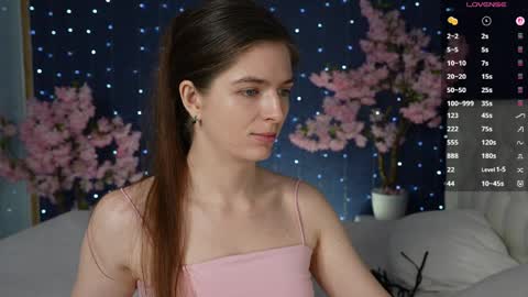 Snapshot of _mirror_girl chatting on April 20, 2026, 5:43 am Victoria online show from April 20, 2026, 5:43 am