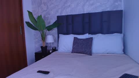 Mishell online show from November 15, 2025, 7:32 pm