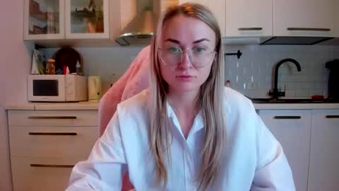 Eva online show from October 20, 2025, 1:11 pm