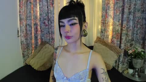 mizuki  online show from January 10, 2025, 6:06 pm