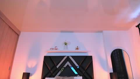 mizuki  online show from March 25, 2026, 3:18 pm