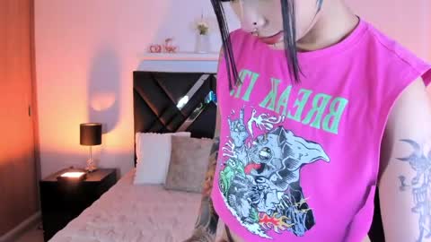 mizuki  online show from April 3, 2026, 2:59 pm