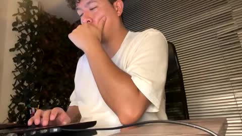 Snapshot of _mr_panda_ chatting on December 5, 2024, 4:53 am Panda online show from December 5, 2024, 4:53 am