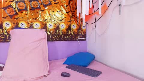 Luna online show from October 19, 2025, 11:55 am